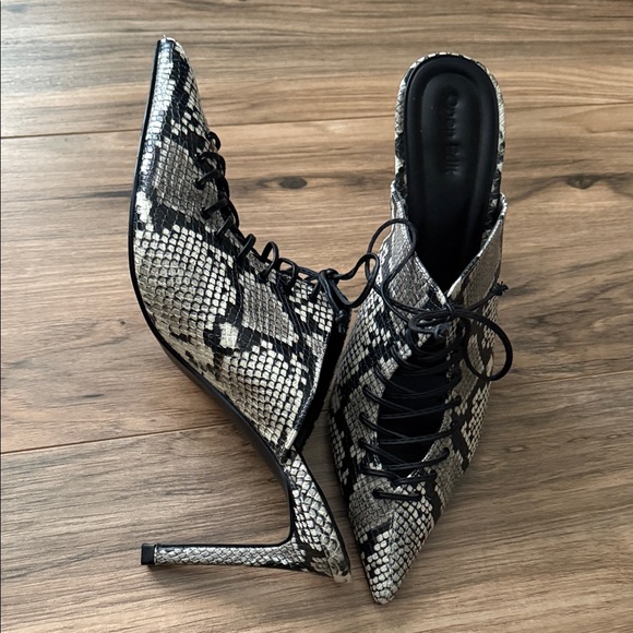 Chic Snakeskin Lace-Up Mules - Picture 3 of 4